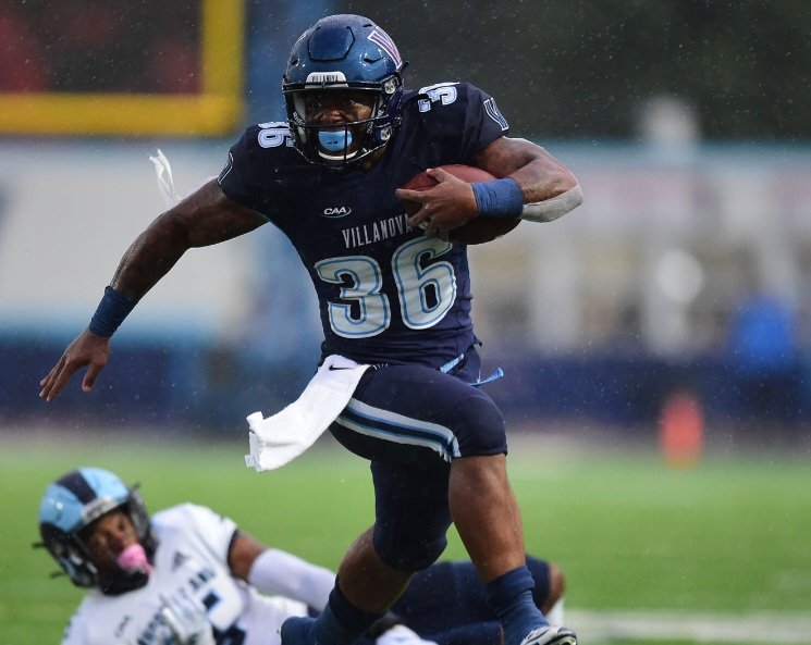 NEWS: Intriguing small school RB prospect @jay_jacks2 has been picking up interest following his impressive performance at Villanova's pro day last week, in which he had a 38.5 inch vertical among other standout numbers. The 5’9 220 2023 all-CAA RB was 2nd in the nation in YPC…