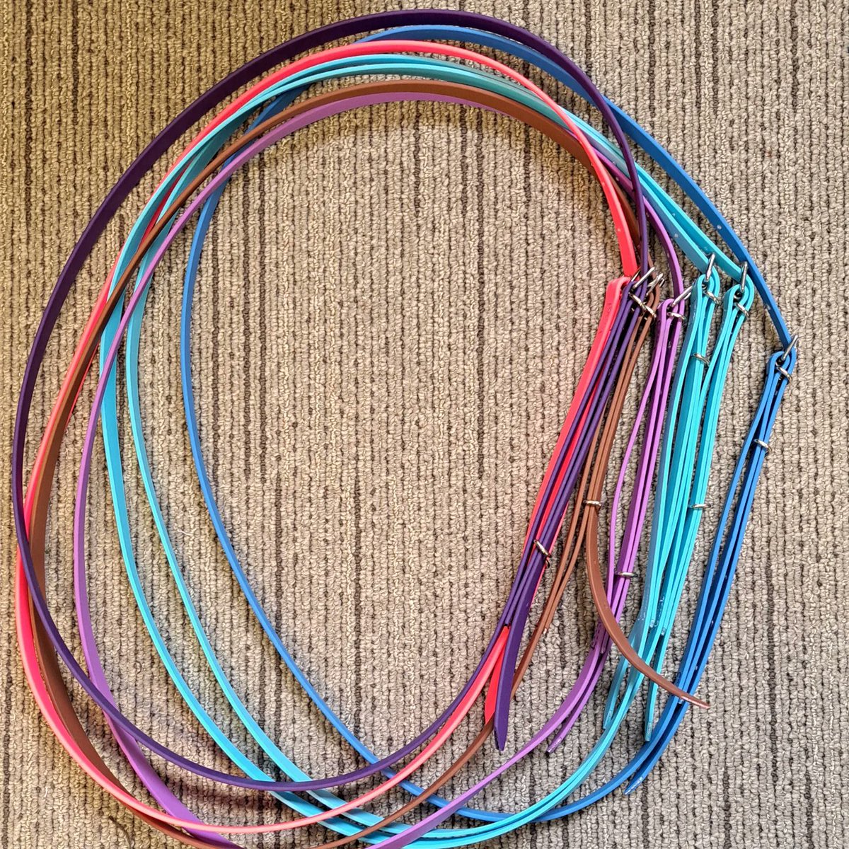 talkintack's tweet image. Colourful Neck Straps #HorseRacing #MadeToOrder #AllColours #AllWeather #lightweight talkintack.com