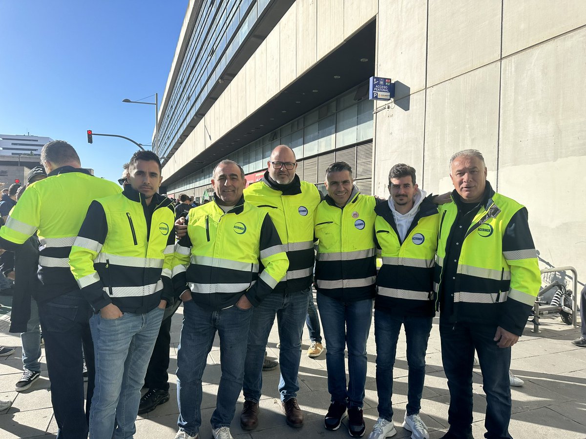 XtobalCM's tweet photo. Huelga Acerinox Europa 
(37 Días) https://t.co/KwVZDjTQu9