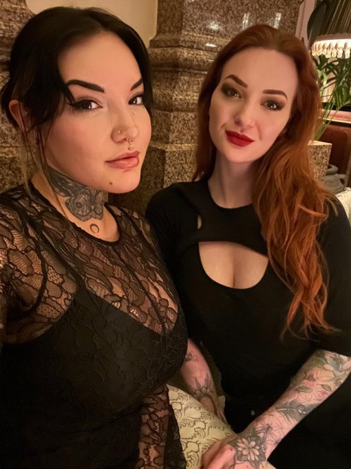 A glorious evening yesterday with @Imara_Noir - cocktails, delicious food &amp; a beautiful setting 😀 look<a class="tags" target="_blank" title="On Twitter" href="/?out=eyJ0eXAiOiJKV1QiLCJhbGciOiJIUzUxMiJ9.eyJpYXQiOjE3MjI1NjgzMjYsImlzcyI6InR3cG9ybnN0YXJzLmNvbSIsIm5iZiI6MTcyMjU2ODMyNiwiZXhwIjoxNzU0MTA0MzI2LCJyZWRpcmVjdF91cmwiOiJodHRwczovL3R3aXR0ZXIuY29tL0ltYXJhX05vaXIifQ.HvztsGwwWevp_hCX_tswPI1hayCxjLnHetn9DRUVUKkxQzDkrIXAp1z39ubWtkrTmUkOkWWffwITEz0ZnYQPBA">@Imara_Noir</a><a href="/tag/doubletrouble"class="tags"><span>#doubletrouble</span></a><a href="/tag/redheads"class="tags"><span>#redheads</span></a><a href="/tag/blink182"class="tags"><span>#blink182</span></a><a href="/tag/vipaccess"class="tags"><span>#vipaccess</span></a>