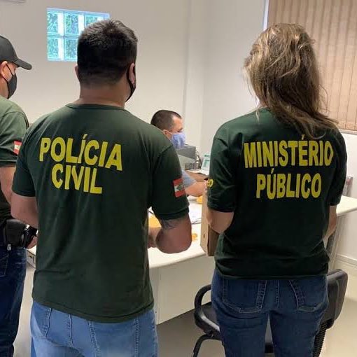 choquei's tweet photo. 🚨AGORA: Ministério Público abre investigação contra participantes do #BBB24 para apurar caso de racismo contra Davi Brito. 

Uma vez identificado o crime, o MP tem autonomia para iniciar processo judicial sem precisar de uma queixa formalizada pelo baiano fora da casa. https://t.co/QY3nLab8tl