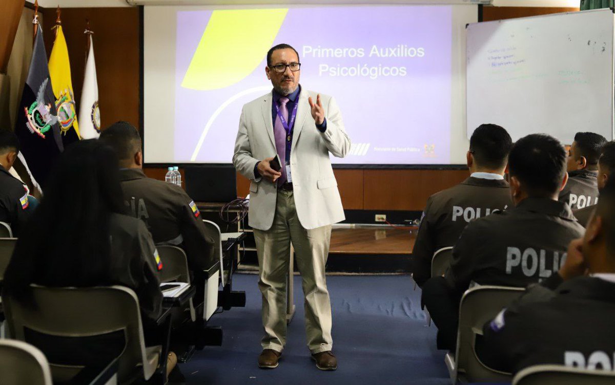 MinInteriorEc's tweet photo. Los talleres serán impartidos en las 9️⃣zonas y se priorizan el Distrito Metropolitano de #Quito, Distrito Metropolitano de #Guayaquil y #Cuenca. La capacitación está dirigida a uniformados del eje investigativo de #Dinased, con el apoyo de @Salud_Ec. https://t.co/dFizFsaBQt