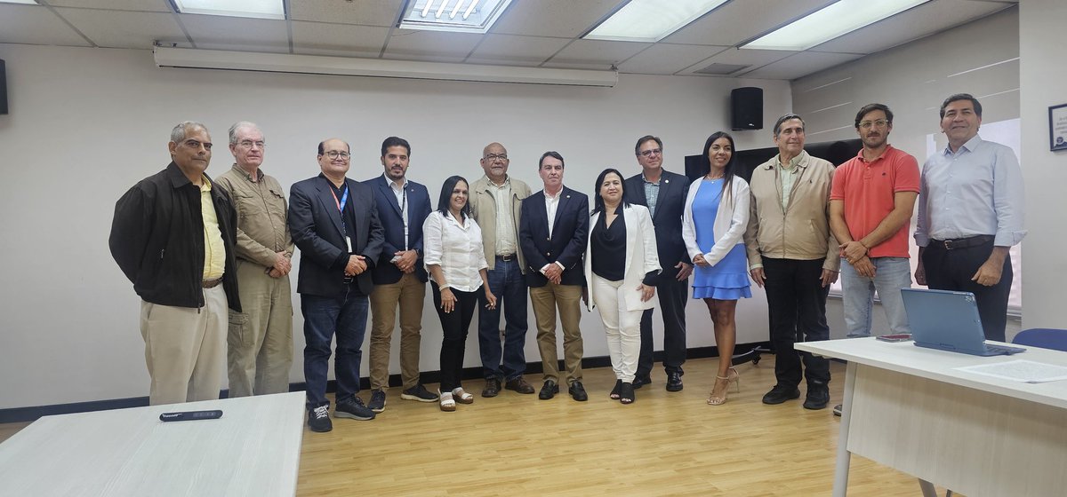 datalaing's tweet photo. Hoy 12-3-2024 en histórico y cordial encuentro entre las Juntas Directivas del Colegio de Ingenieros de Venezuela, encabezada por su presidente, Ing. Enzo Betancourt y la Cámara de la Construcción de Venezuela, encabezada por su Presidente Francisco Pimentel, donde se trataron importantes puntos para lograr avances en materias comunes a efectos de acuerdos en las áreas de competencias de ambas instituciones, de alto interés para el País, entre ellos lo relativo a la Digitalización de la Construccion,  la adopción e implementación de BIM en Venezuela.  Un día feliz para ambos gremios