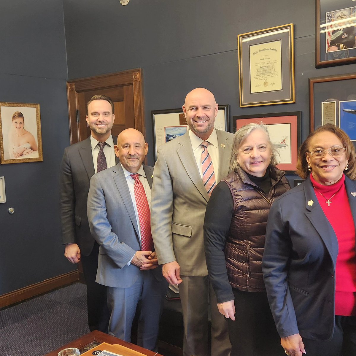 rhgonzalez's tweet photo. Great day in DC advocating for Arlington citizens. https://t.co/y4s0keF9YU
