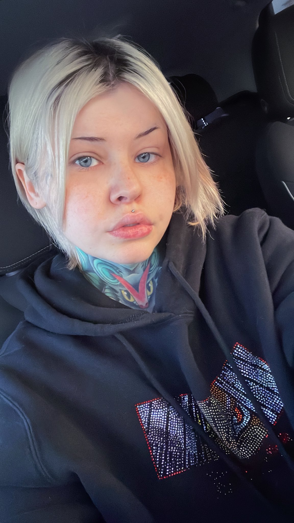 hi guys 🥺 https://t.co/S6syeeFenY