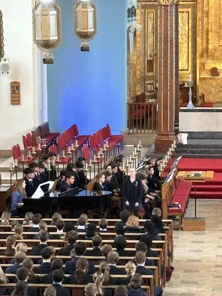 Thank you to Y10 music scholar Hebe for singing during today’s chapel service.