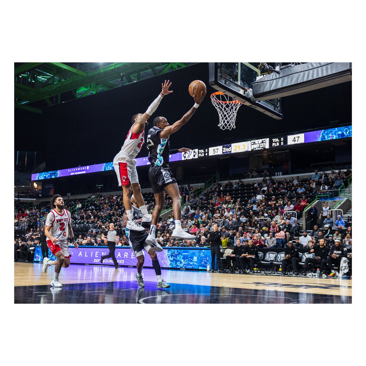 MezaPhotos's tweet photo. Trying to keep up with the twitters or X. Frames from the Austin Spurs game. 

#sportsphotography #basketball https://t.co/MiUuW2Ec3I