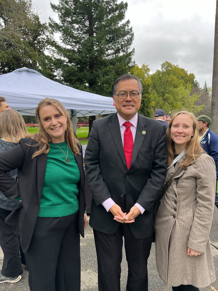 LAsBEST's tweet photo. Great to see friend of #LAsBESTAfterschool @AsmMikeFong at the @SaveAfterschlCa reception & rally - thank you for being an amazing champion for #expandedlearning! #CaAfterschoolWorks https://t.co/9Onw5RtRmy