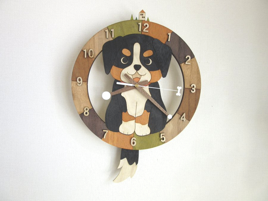 「特注のワンコ時計バーニーズ?#こんなん作ってます #手作り#猫時計 #木工 #猫」|NEKO3のイラスト