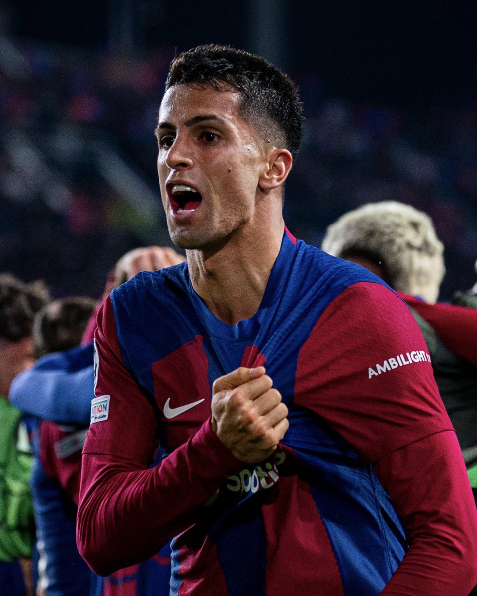 Only real Barcelona fans will know the head behing cancelo