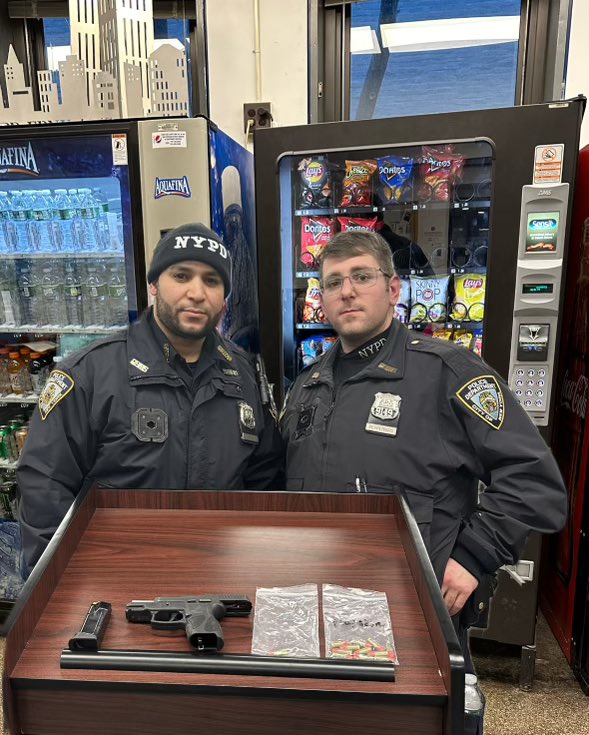 Phenomenal work by your @NYPDTimesSquare Officers. While addressing a traffic infraction along West 42nd Street, they arrested an individual who was found to be in possession of a loaded firearm.