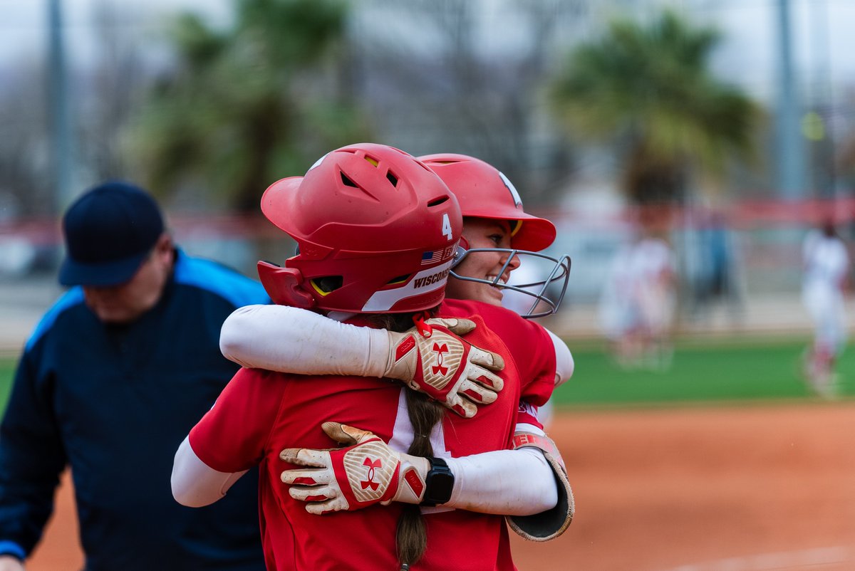 BadgerSoftball tweet picture