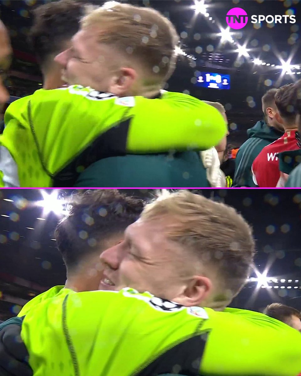footballontnt's tweet photo. Aaron Ramsdale ran to celebrate with David Raya after he made the match winning save for the Gunners ❤️🥺️ https://t.co/7ko9KTY7HW