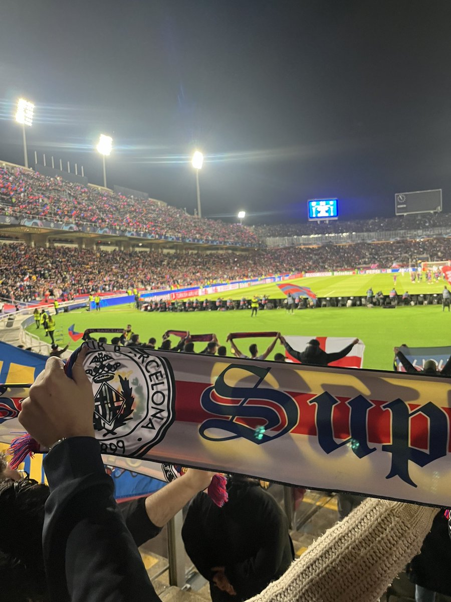 nnpp9797's tweet photo. Direcció Wembley 🔴🔵 https://t.co/JwJqthhbuk