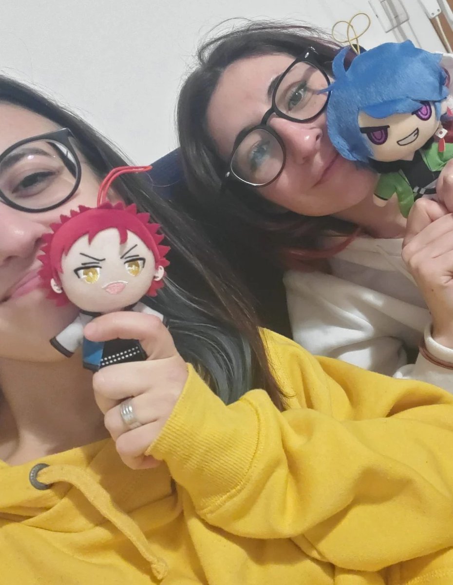 emptymoonstone's tweet photo. me and @scxnarioliar are finally together living our brainrot to the fullest !!!!!! (for the next few days sob) https://t.co/b3Skp6OYPi
