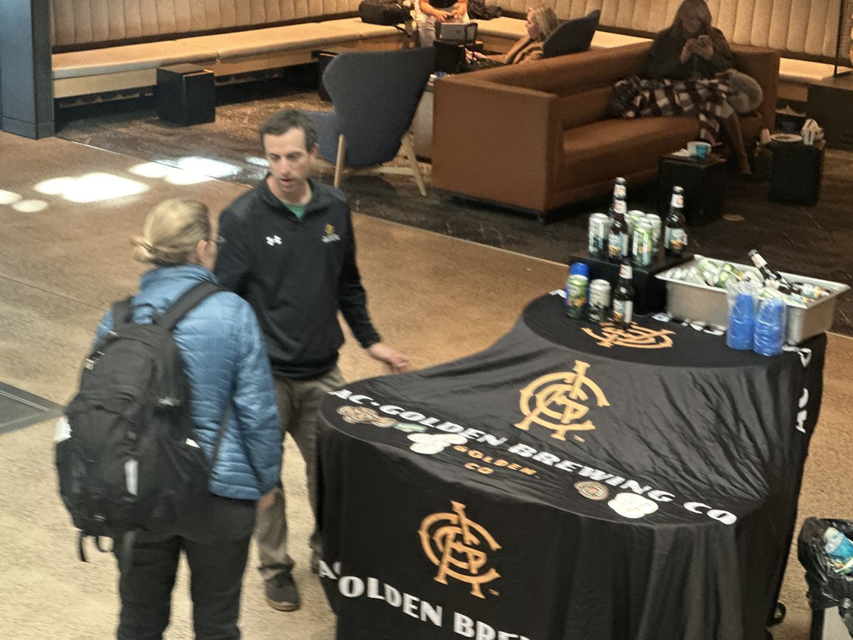 raeindenver's tweet photo. So many amazing reasons to come to Colorado! The @DENAirport #UnitedClub wants to remind you to #EatDrinkLocal today we have AC Golden Brewing Co and Colorado Native Beers! 🍻 stop by on a layover and get a taste of Colorado! @mileageplusmike  @KevinMortimer29 @jwartner8 https://t.co/OoXXSYEIyI