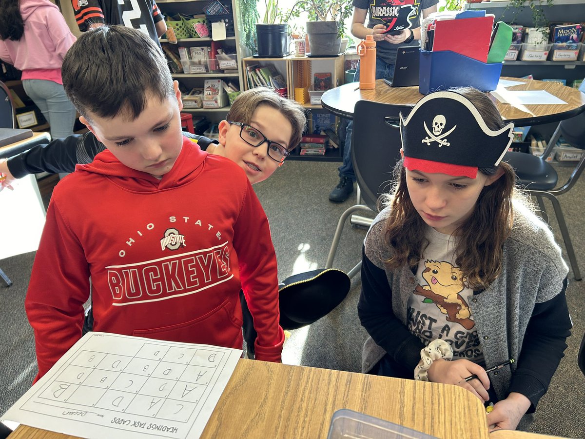All it took was finding a bag or pirate supplies to turn today’s main idea lesson into something memorable and slightly ridiculous. Instantly class became a treasure hunt! I love the spirit of adventure with this group! #5thgrade <a href="/oseDCSD/">oseDCSD</a> #tlap