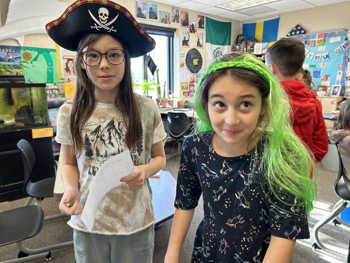 mr_sharksclass's tweet photo. All it took was finding a bag or pirate supplies to turn today’s main idea lesson into something memorable and slightly ridiculous. Instantly class became a treasure hunt! I love the spirit of adventure with this group! #5thgrade @oseDCSD #tlap https://t.co/poYtQb0dvE