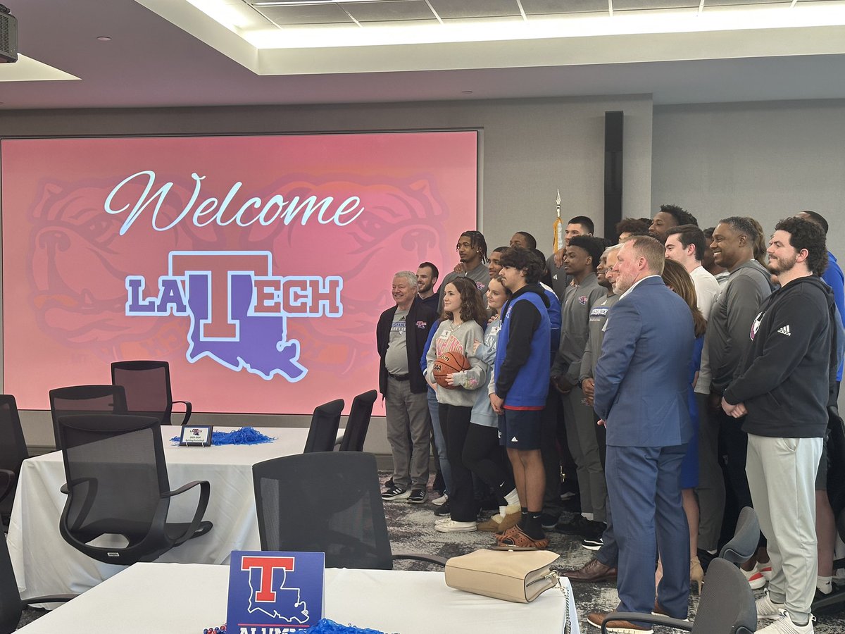 LATechSports's tweet image. Really enjoyed getting a chance to gather as a group of Bulldogs at Radiance Technologies in Huntsville. 

Appreciate Mr. Bailey &amp;amp; his amazing crew for hosting us and all the alumni for making the trip tonight. 

#HBTD 🐶