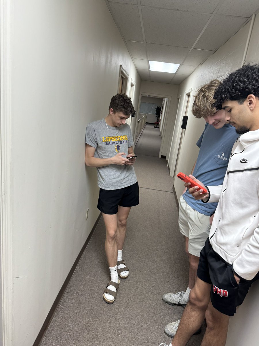 Creek Wood Red Hawk basketball tweet media