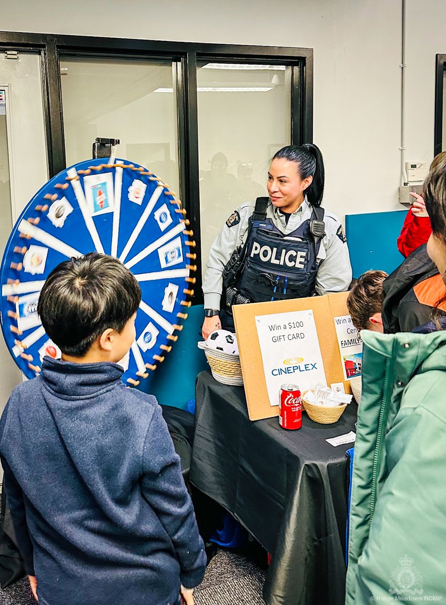 It's not too late to join in on the fun at Greg Moore Youth Centre to celebrate the launch of RISE! Pop in and play sports, eat some snacks and get artsy with us! Find us at the Ridge FYRST booth! Now until 7pm. @YourMapleRidge