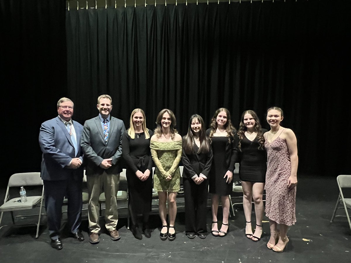 DrStephOBrien's tweet photo. Thrilled to welcome our newest members to the Science Honor Society!  Here's to embracing curiosity and shaping the future of science together! 🧪🔭🧬🧫@SCSD_HSW @SmithtownCSD #FutureLeaders https://t.co/9RudSFVrf7
