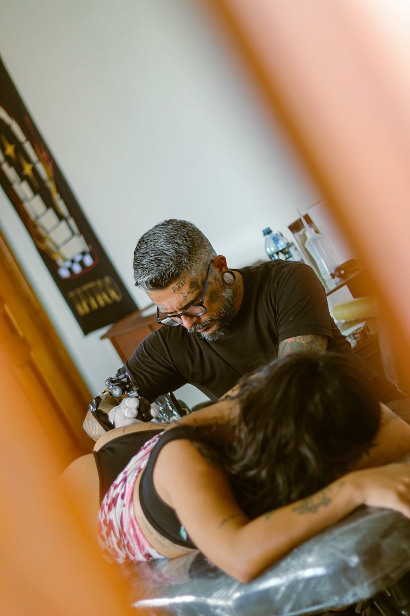 caadeanalua's tweet photo. #tattoblack https://t.co/hI0aKshxNV