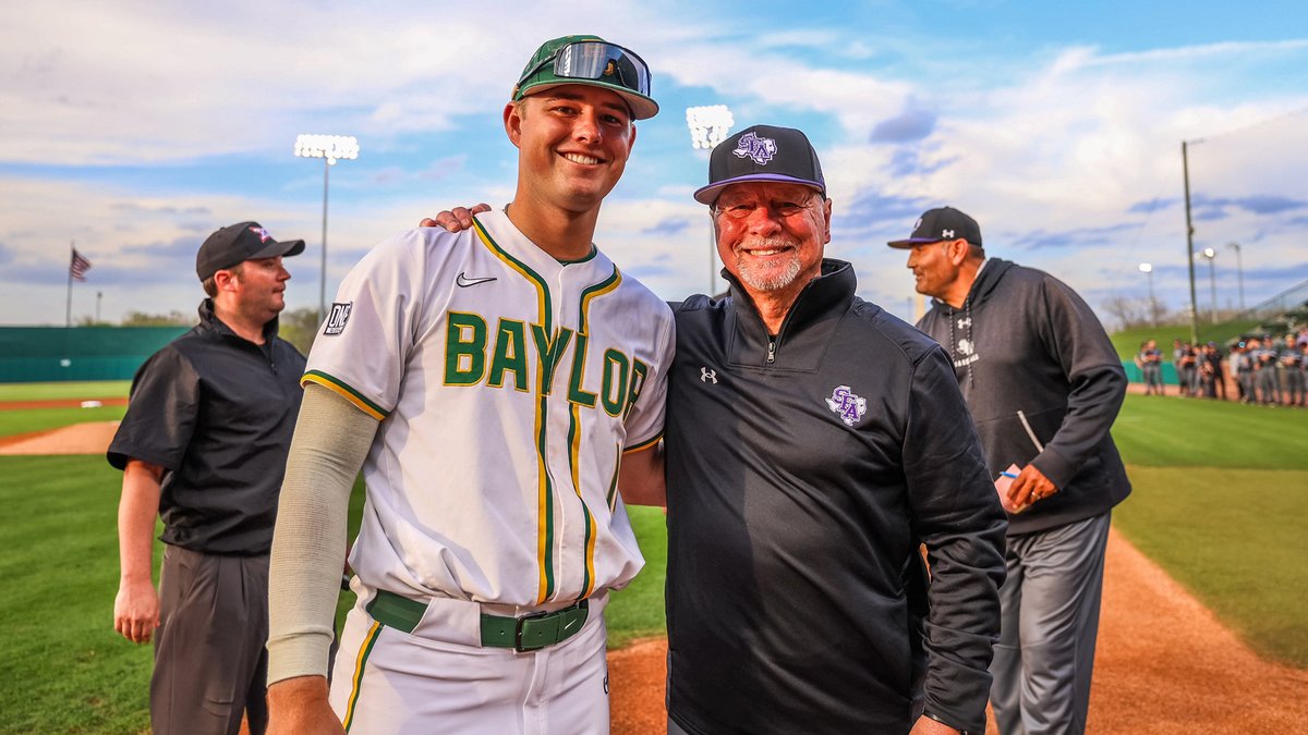 Baylor Baseball (@baylorbaseball) on Twitter photo ๐๐ฎ๐บ๐ถ๐น๐ ๐ ๐ฎ๐๐๐ฒ๐ฟ๐ โพ๏ธ๐
<a href="/wpendergrass_6/">Will Pendergrass</a> and his father, Rusty, exchange the lineup cards ahead of tonight's ballgame ๐ค
#SicEm ๐ปโพ๏ธ | #Together ๐๐ฎ๐บ๐ถ๐น๐ ๐ ๐ฎ๐๐๐ฒ๐ฟ๐ โพ๏ธ๐
<a href="/wpendergrass_6/">Will Pendergrass</a> and his father, Rusty, exchange the lineup cards ahead of tonight's ballgame ๐ค
#SicEm ๐ปโพ๏ธ | #Together