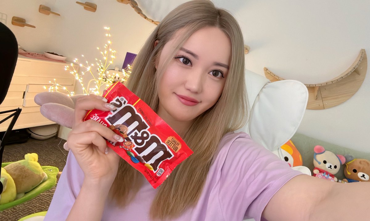 Going live with @mmschocolate for a special stream featuring some of our favorite comfort games! Tune-in today on Twitch as we kick back with some relaxing gameplay and the comfort of Peanut Butter M&M’S! #ad twitch.tv/angelskimi