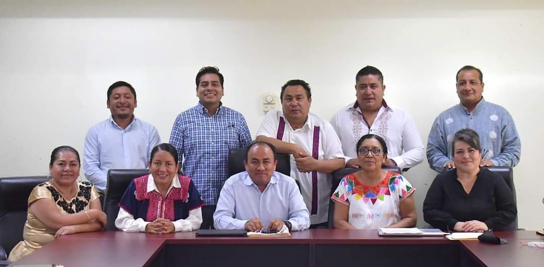 SERGIO LÓPEZ SÁNCHEZ
Como cada martes, nos reunimos las y los diputados del #GPMorena, previo a la sesión de mañana. 
#sergiolópezsánchez 
#LXVLegislatura
#JuanaAguilarEspinoza 
#luisalbertososacastillo 
#HoracioSosaVillavicencio 
#nancybenites 
#dippablodiaz