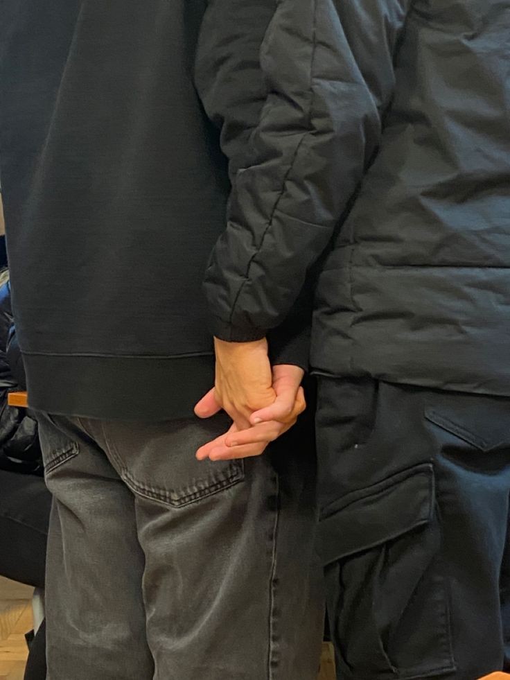 ᅟᅟᅟᅟᅟEle e eu, eu e ele. Nós.