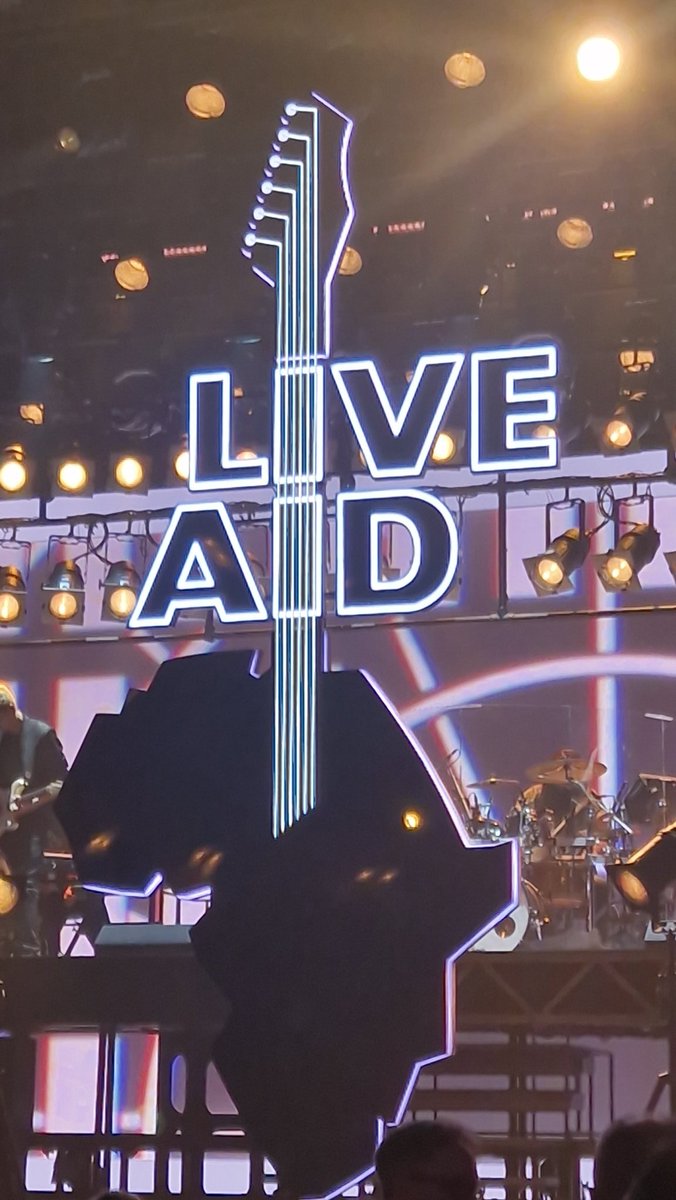 Lou_Joy's tweet photo. Another fantastic performance by the cast of @liveaidmusical @oldvictheatre. #jfod #oldvictheatre 🤘🤘 https://t.co/KB3TOpYT5n