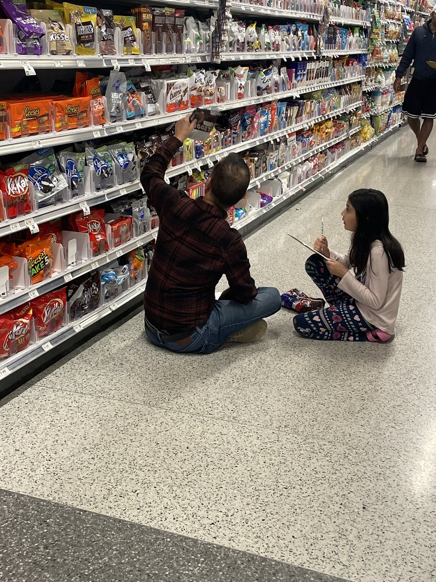 wrodell35's tweet photo. Publix math night with third grade was amazing! Thanks to our teachers for coming out to support our families! Youโre next fourth grade! @johannajparker @CabCoSchools #makingmagicatOdell https://t.co/DfVllhiL4N