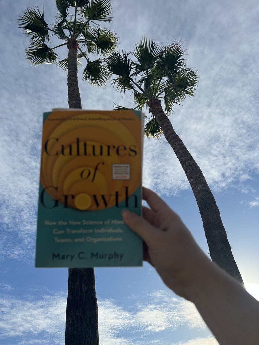 Happy launch day to the wonderful @mcmpsych’s new book, Cultures of Growth! I’ve had the good fortune to have a front row seat to this research for almost 20 years and it’s fantastic. Enjoying it poolside in Arizona 🌴