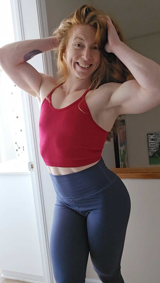 fitlilredhead tweet picture