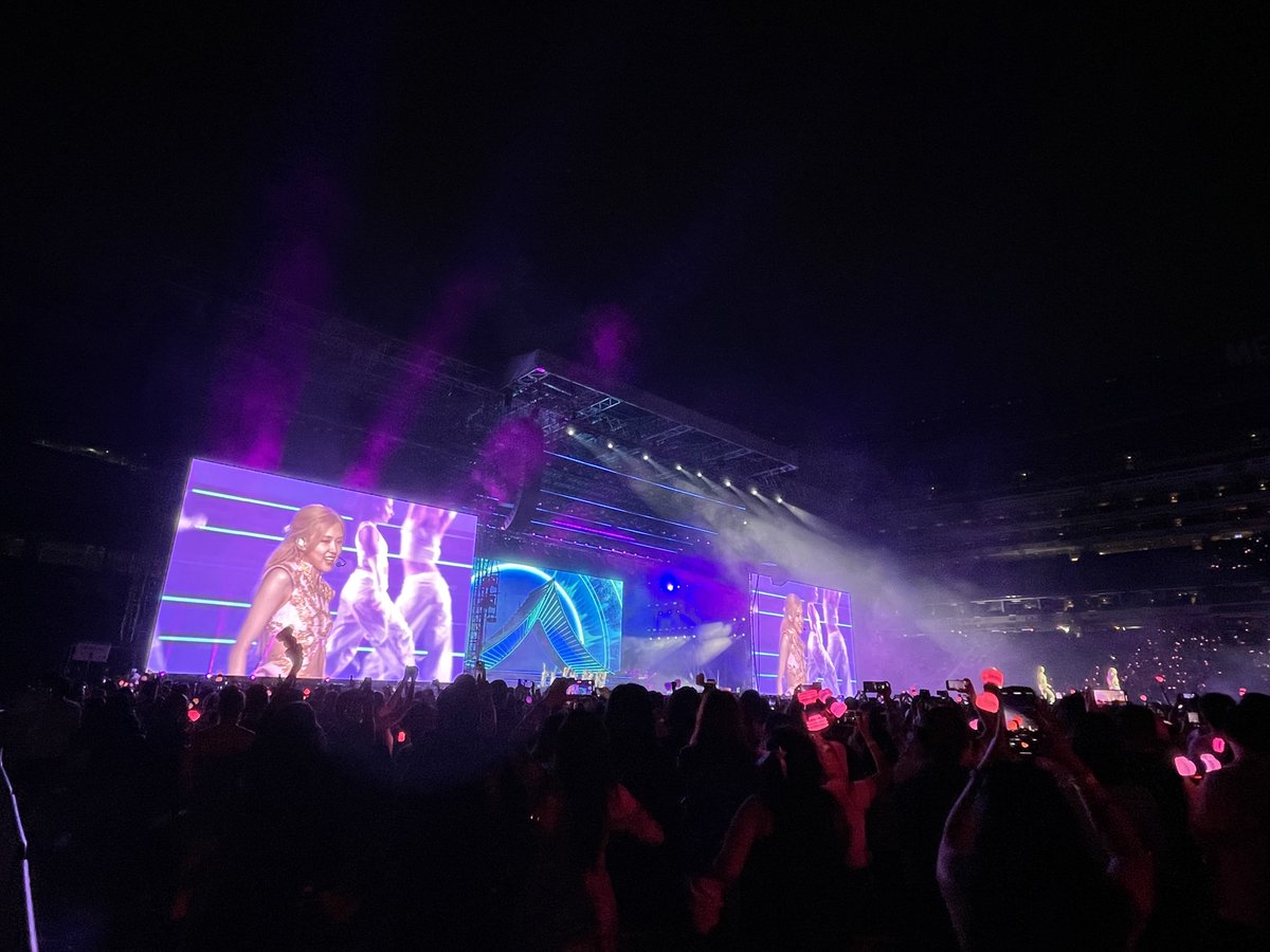 g2_structures's tweet image. 08.12.2023 | BlackPink | MetLife Stadium | East Rutherfordton, NJ

@blackpink | @metlifestadium
.
.
.
#liveevents #stagingcompany #lifeontheroad #tour #eventstaging #concert #stage #roofstructure #wemakeevents #g2structures #stadiumshow #engineers #production