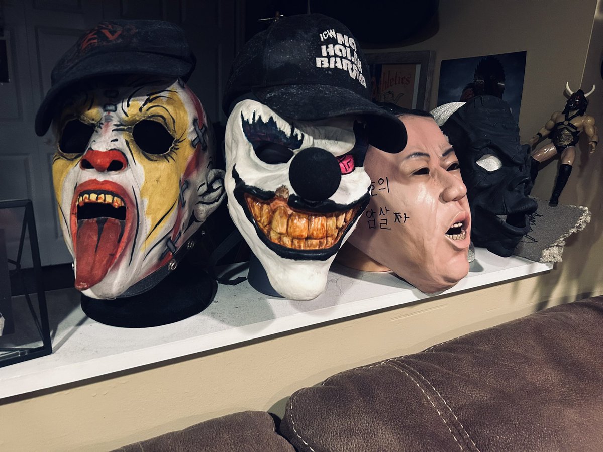 Event worn @Psychooriginal mask wearing Zandig’s hat. Markus Crane’s mask wearing an event worn @dannydemanto cap, a ring worn North Korean Assassin mask and a Jun Kasai owned mask.