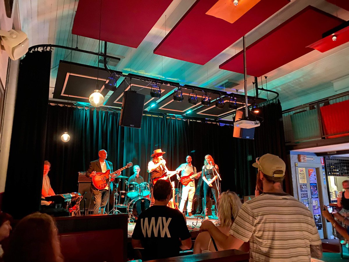 spyder989's tweet photo. Always fills my cup when the audience are learning the flash mob dance and singing along!

Check out the music video to see what dance they’re doing!

https://t.co/8TqAAcyEkq https://t.co/Rm0PEkxoLQ