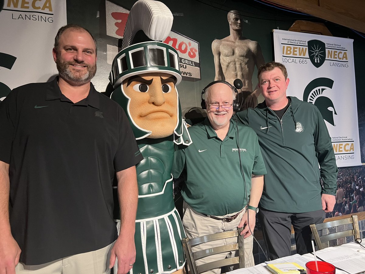 MSU_Hockey's tweet photo. What a finale!  

Thank you to the packed house for our final week of the Adam Nightingale Radio Show!  

We appreciate all the fans who have come out all season long or tuned in from home. While our weekly show has concluded for 2023-24, there’s PLENTY of hockey left! https://t.co/dFAAy4uSsQ