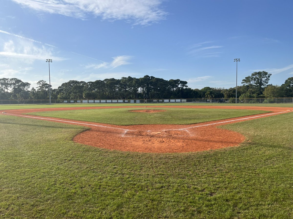 B_EastBaseball's tweet photo. We had a great first day on our Spring Trip to Cocoa Beach, FL. Excited to get the season started on Thursday! 
🛫🚐🏝️⚾️
#CocoaBeast
#SpringTraining2024
@ChieftainNation @BEastAthletics_ @BellevueSchools @peterburtnett https://t.co/P7V0BKCBeL