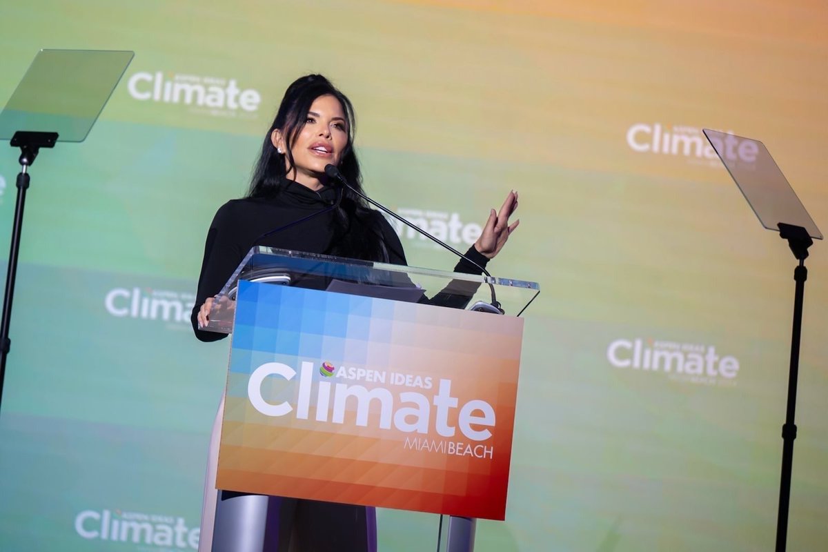 📣🌱 Our Vice Chair Lauren Sánchez just announced at @aspenideas $60M for Bezos Centers for Sustainable Protein! As we face the challenge of feeding 10 billion by 2050, this initiative is crucial for developing affordable, nutritious alternatives: bit.ly/3Vb9lbB.