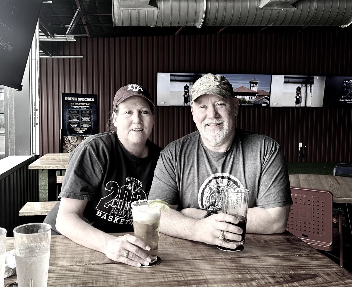aggie92whines's tweet photo. Last stop Boomer Jacks!!! Great food &amp; drinks! Great spring break 2024! #BringOnSummerTime‼️ https://t.co/yZMB1cGANZ