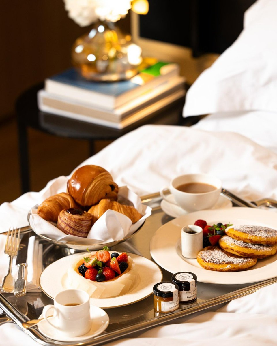 No better place to catch some Zzz's on #WorldSleepDay than @HotelCafeRoyal 💤 Especially if this is the breakfast you wake up to 😍