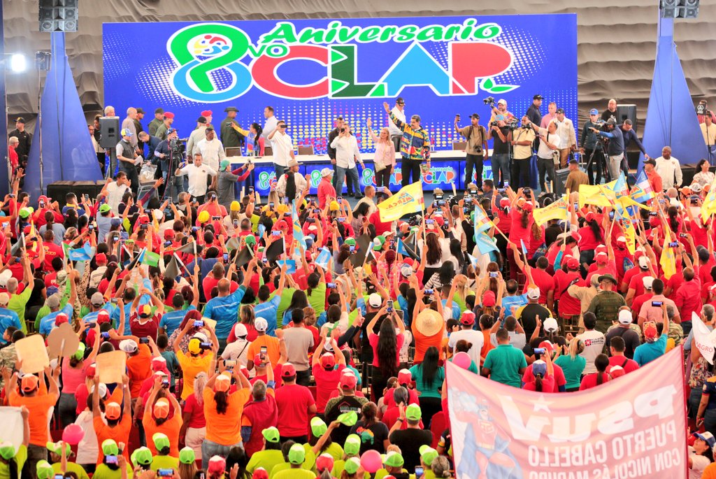 LealTelleria's tweet photo. La Furia Bolivariana de los #Clap  desbordó de alegría el Domo Olímpico de Guárico, en la celebración del #8voAniversarioClap junto a nuestro presidente @NicolasMaduro. Felicitaciones a los líderes y lideresas de toda Venezuela, son ustedes un hito histórico de amor a la Patria. https://t.co/mOjnzJi5gI