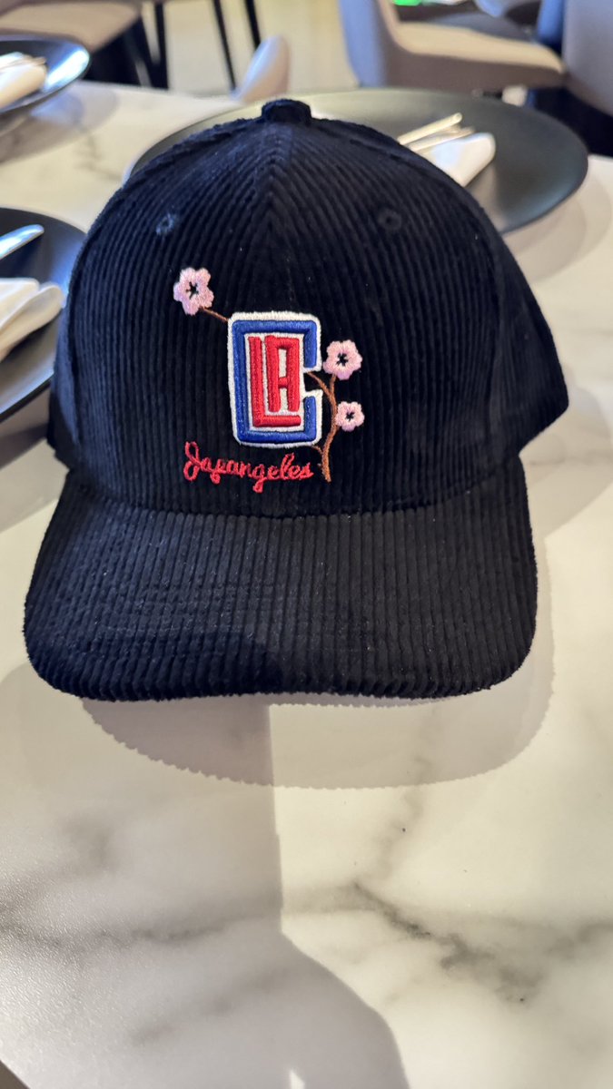 #ClipperNation @LAClippers killed it with #JapaneseHeritage theme night corduroy hats! @LAdesignGuy @kyleimaoka I had @jadon_y steal two extra hats for you guys while I distracted the staff. #WinningThisBitch