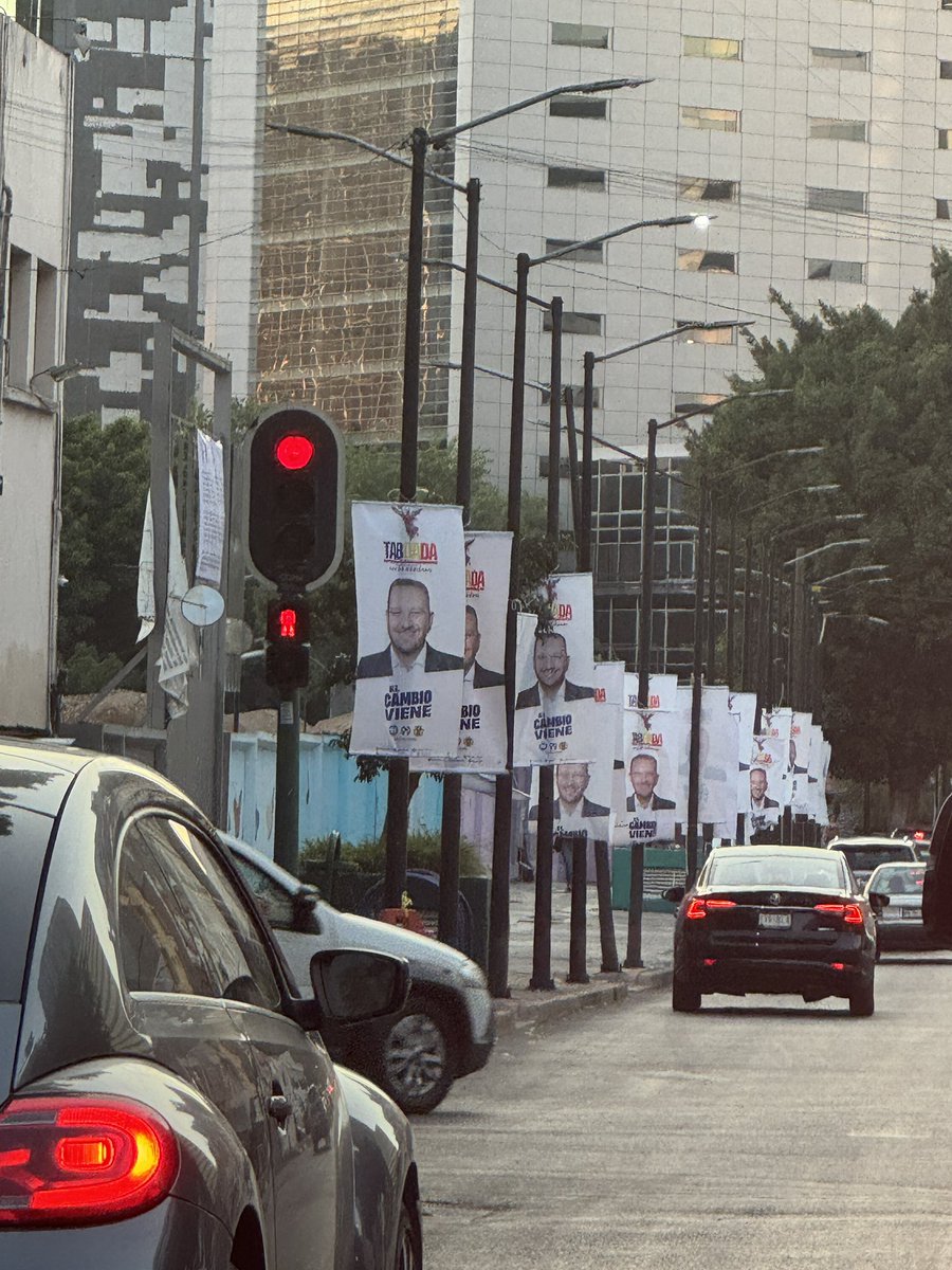 roescara1's tweet photo. @STaboadaMx  que pedo con toda tu basura por toda la ciudad https://t.co/gReMHLwg4l