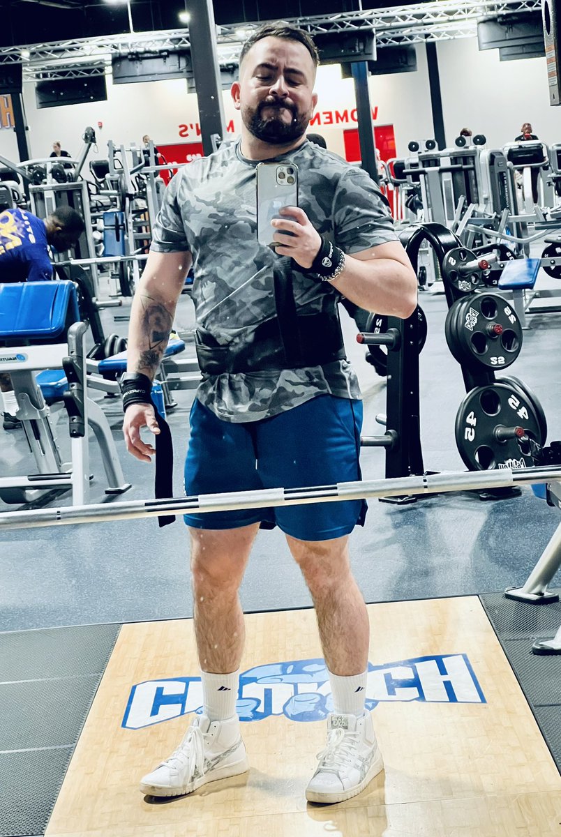 WilderJAC's tweet photo. Cual les gusta más?
#legday #gym #gymbro #gymrat #beard #beardedboy #beardedgay #tattoo https://t.co/dd19G4qTv9