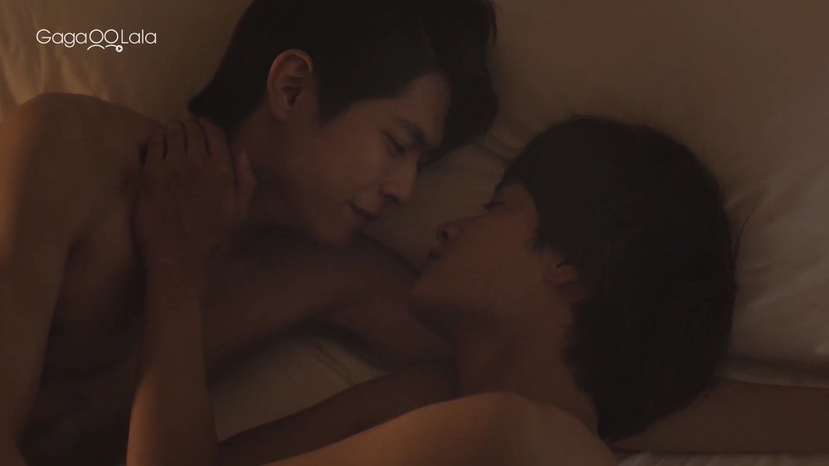 iamroberte's tweet photo. So all this time, I forced things the way I wanted them to be.

That night we kissed again and again and became one.

#永遠の昨日 #永遠の昨日完全版 
#EiennoKino #EternalYesterday
#EternalYesterdayEP8
#EternalYesterdayFinalEP
#りおそら  #小宮璃央  #井上想良 https://t.co/MaVFf0YDL8