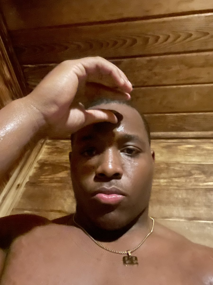JaydonEason's tweet photo. Recovery is Key ‼️ Sauna after my back and triceps workout! https://t.co/MffBLXwmWf
