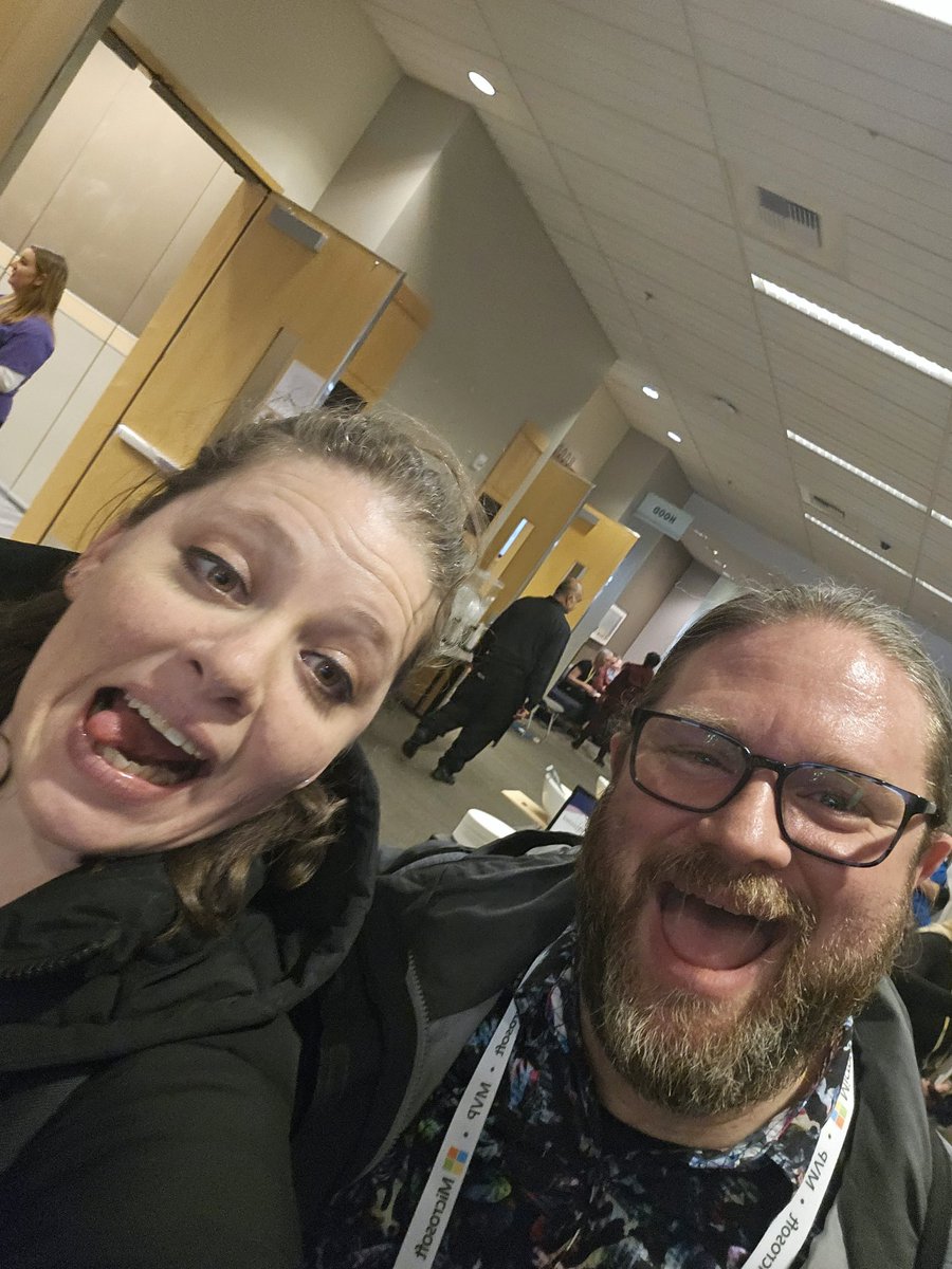 YerAWizardCat's tweet photo. There are exciting things on the horizon! But I've got more #MVPBuzz #Day1 #MVPSummit pictures with @cgill @DarrellaaS @seattle_tax @ScottDurow @LShelton_Tech #MicrosoftClippy @heddamaven @MVPAward 2/6 https://t.co/tSotR9TEuo